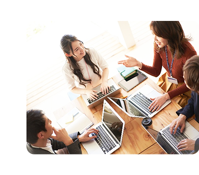 人々とデータのイメージ画像