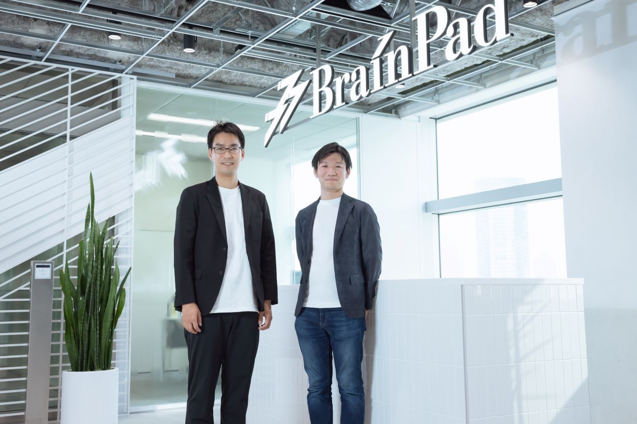 株式会社ブレインパッド　セールスマーケティング 副統括ディレクター　皆瀬 雄貴氏と株式会社ブレインパッド　プロダクトマーケティング担当　中田 一平氏
