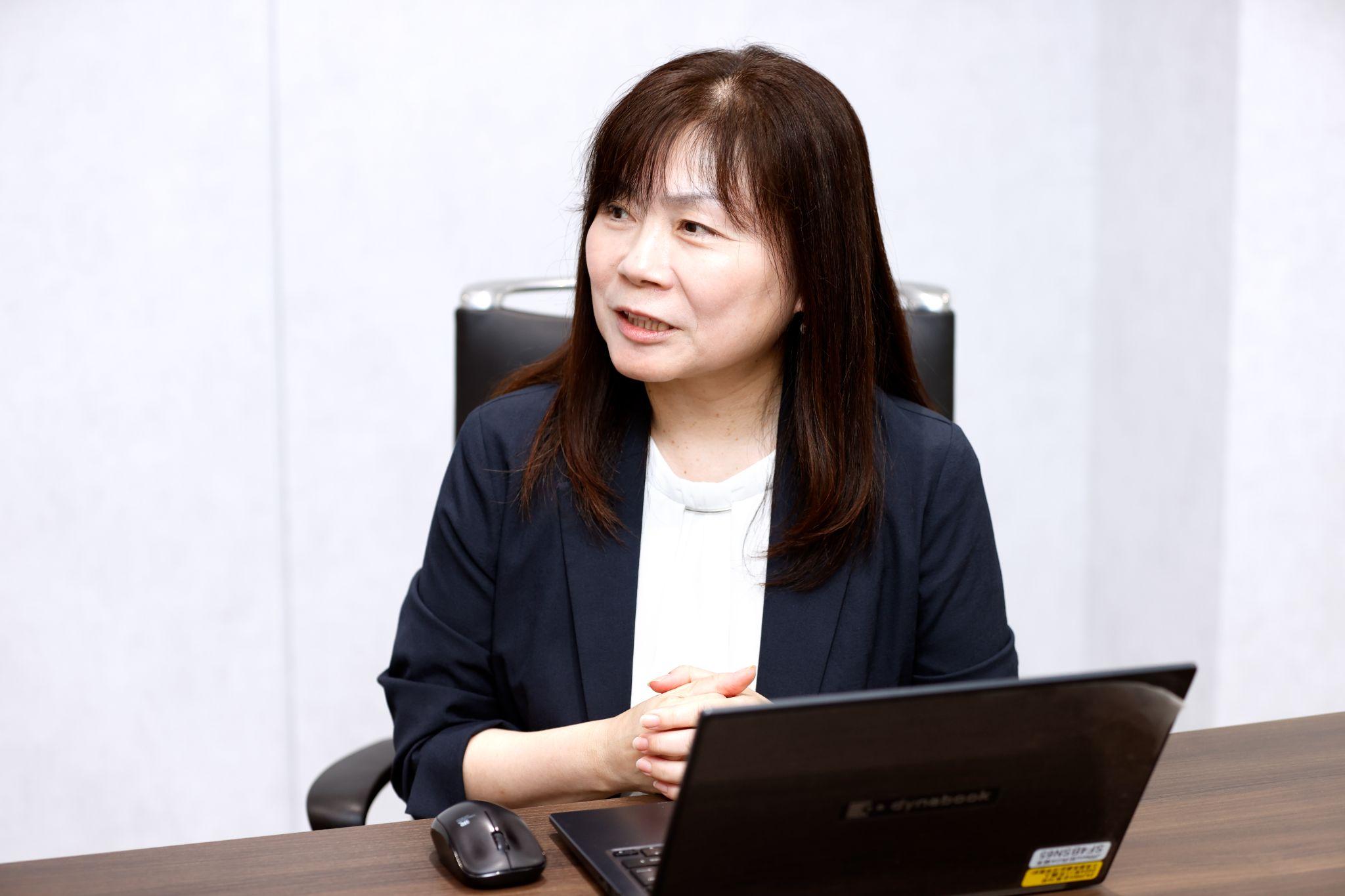 関根 綾子氏